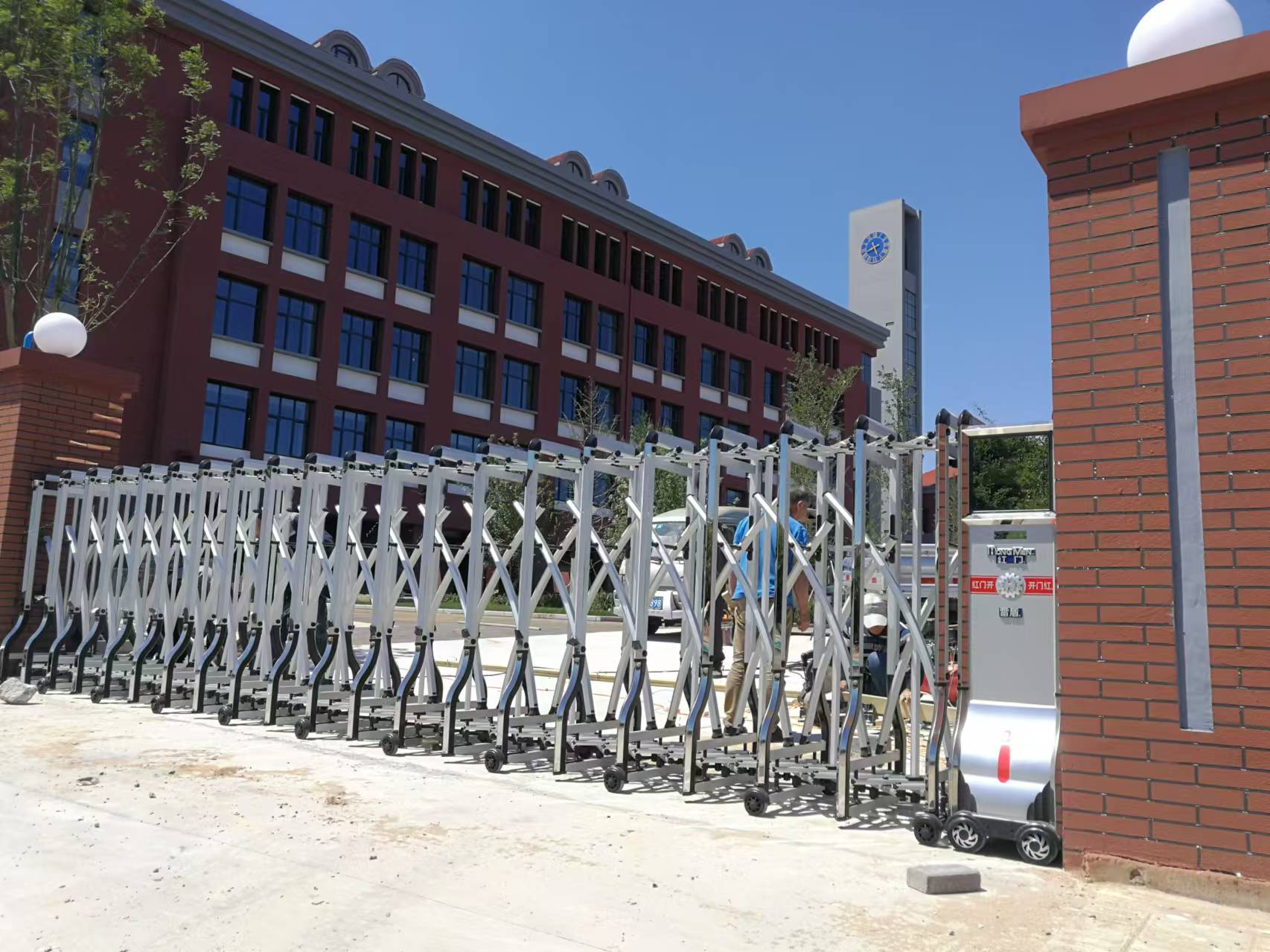 秦皇岛伸缩门厂家